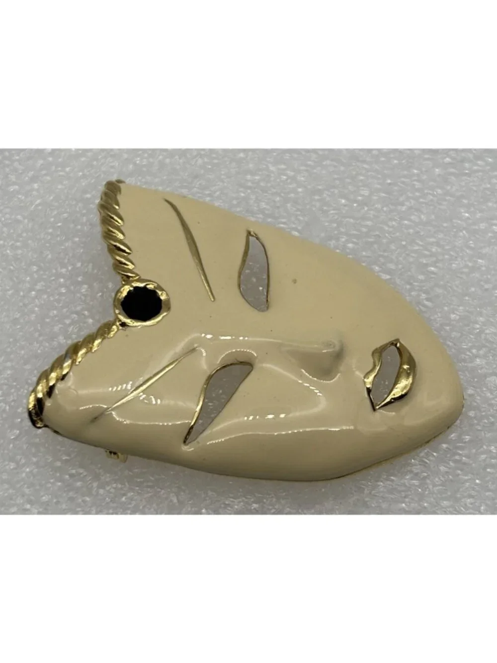Vintage Masquerade Mardi Gras Mask Brooch Cream Black Enamel Gold Tone Unbranded